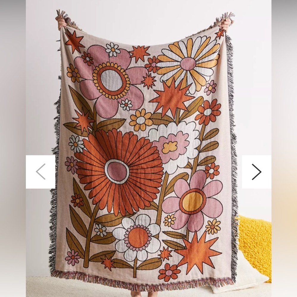 Valley Cruise 70s bloom woven throw blanket